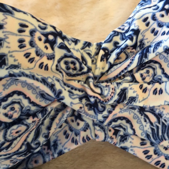 Victoria’s Secret Strapless Swim Suit Top with Adjustable Straps - Picture 5 of 7